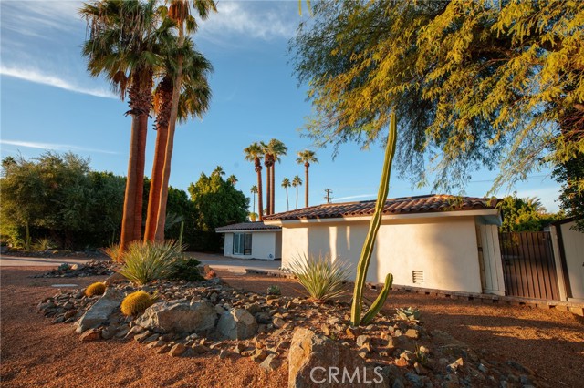 Detail Gallery Image 4 of 51 For 73640 Joshua Tree St, Palm Desert,  CA 92260 - 5 Beds | 3 Baths