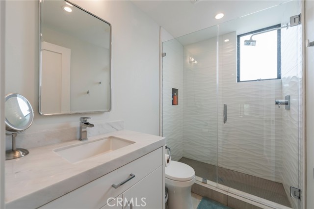 Detail Gallery Image 24 of 37 For 468 30th St, Manhattan Beach,  CA 90266 - 5 Beds | 5/1 Baths