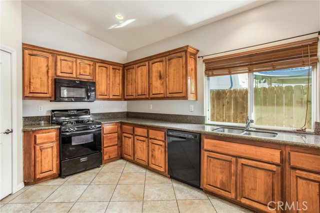 Detail Gallery Image 10 of 33 For 35265 Avenue C, Yucaipa,  CA 92399 - 3 Beds | 2 Baths