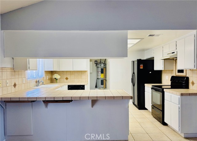30041 Windward Drive, Canyon Lake CA: https://media.crmls.org/medias/18a7ed81-51cd-405d-bb89-a47e92437480.jpg