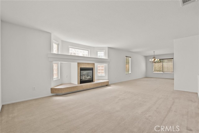 Detail Gallery Image 4 of 39 For 5564 Capri Ct, Palmdale,  CA 93552 - 6 Beds | 3 Baths