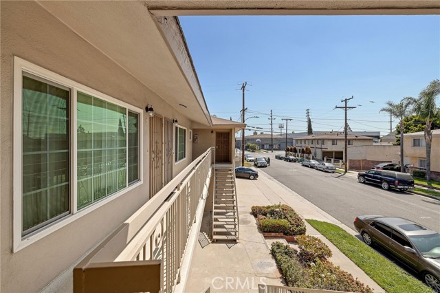 12532 Cranbrook Avenue, Hawthorne CA: https://media.crmls.org/medias/18a7fa3d-00cc-455f-a1c5-0b2e04d7dd40.jpg