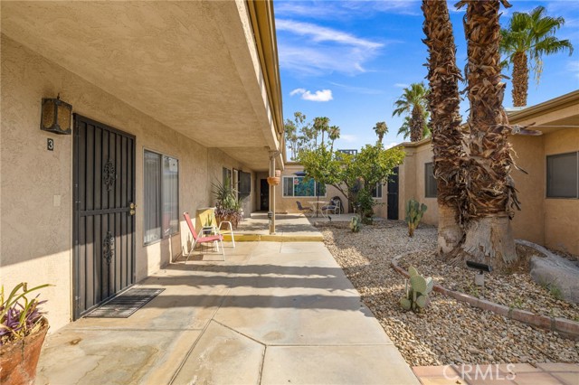509 561 S Highland Drive, Palm Springs CA: https://media.crmls.org/medias/18a7fc4d-4ba2-452d-84cc-31df49e7f16b.jpg