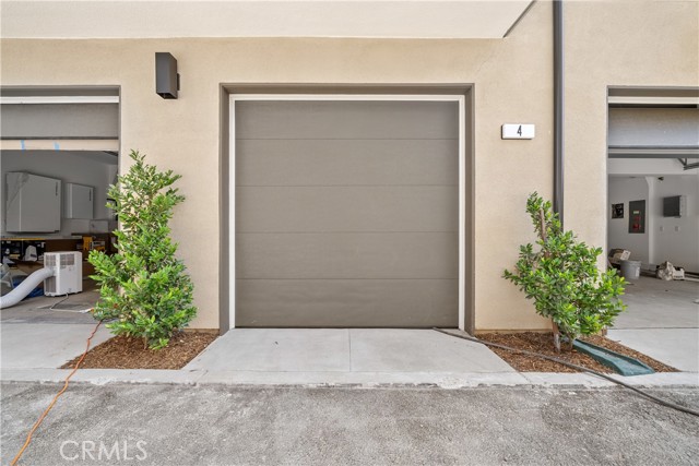 Detail Gallery Image 25 of 28 For 9423 N Sepulveda Blvd. #2,  North Hills,  CA 91343 - 3 Beds | 3 Baths