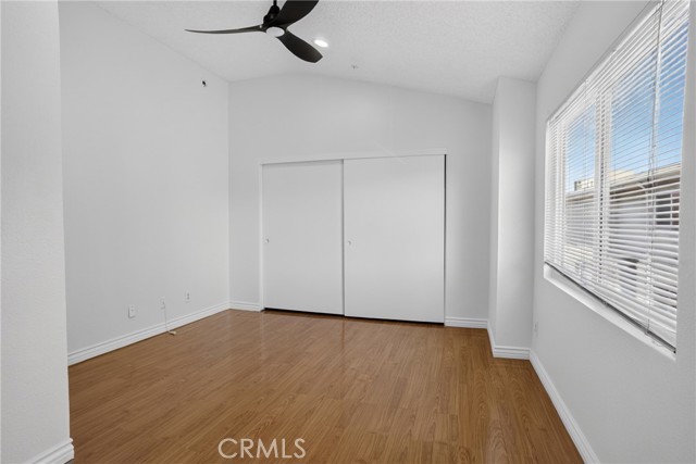 8828 Burnet Ave, 9 photo 34