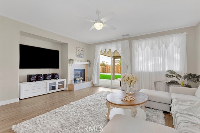 Detail Gallery Image 14 of 50 For 13720 Adams St, Oak Hills,  CA 92344 - 4 Beds | 2 Baths