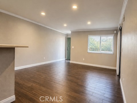 https://media.crmls.org/medias/18a98c5d-0b55-453d-8e2b-ef387405f7b2.jpg?preset=X-Large