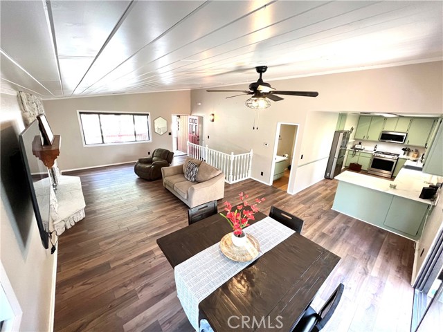 24792 Bernard Drive, Crestline CA: https://media.crmls.org/medias/18a98e83-c7f1-45c6-80c6-31d91ef6dc4e.jpg