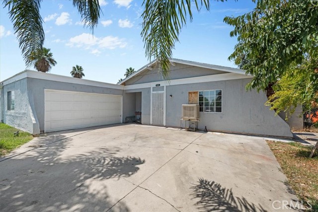 544 N Loretta Street, Rialto CA: https://media.crmls.org/medias/18a9dae6-45ce-4550-b88d-f3e6499f155e.jpg