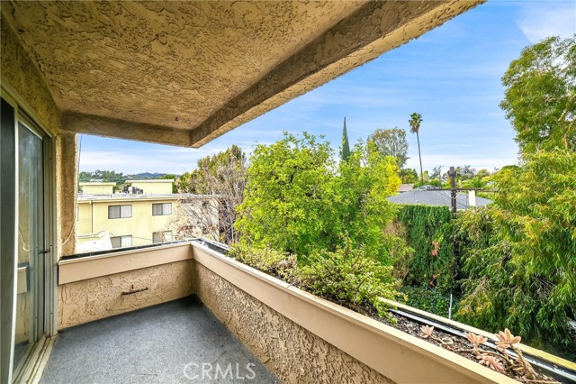 Detail Gallery Image 11 of 40 For 5139 Balboa Bld #301,  Encino,  CA 91316 - 2 Beds | 2 Baths