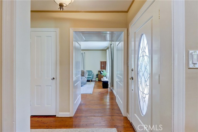 3935 Lime Avenue, Long Beach CA: https://media.crmls.org/medias/18aa1765-b9a0-4fd3-bc3a-368229958037.jpg