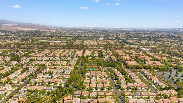 11 Asbury, Irvine CA: https://media.crmls.org/medias/18aad178-2ffe-4bd0-91d3-53856d188517.jpg