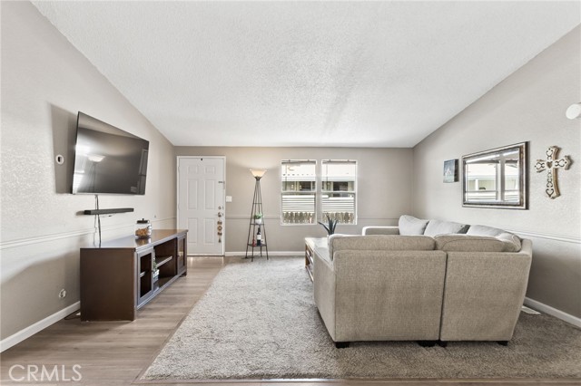 Detail Gallery Image 11 of 58 For 4901 Green River #303,  Corona,  CA 92880 - 3 Beds | 2 Baths