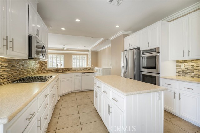 Detail Gallery Image 19 of 69 For 39582 Freemark Abbey, Murrieta,  CA 92563 - 4 Beds | 3/1 Baths