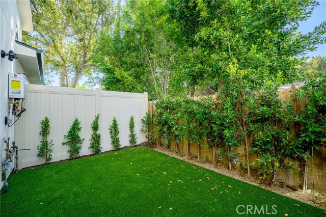 11626 Weddington Street photo 21