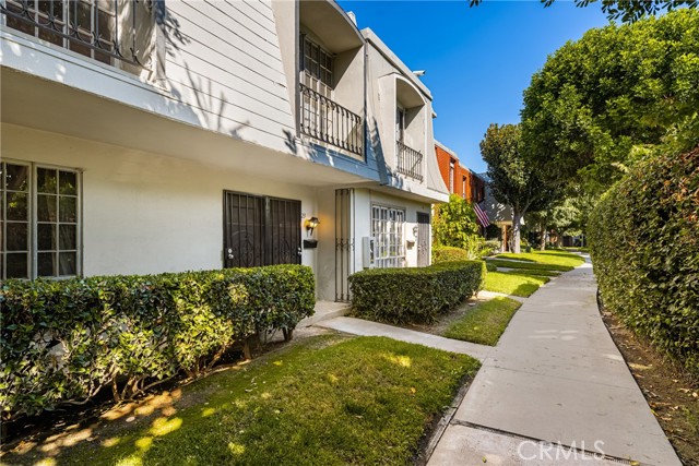 Detail Gallery Image 3 of 44 For 1800 W Gramercy Ave #23,  Anaheim,  CA 92801 - 3 Beds | 2/1 Baths