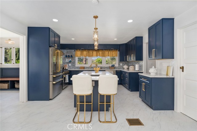 Detail Gallery Image 13 of 75 For 24 W Hilton Ave, Redlands,  CA 92373 - 5 Beds | 4 Baths
