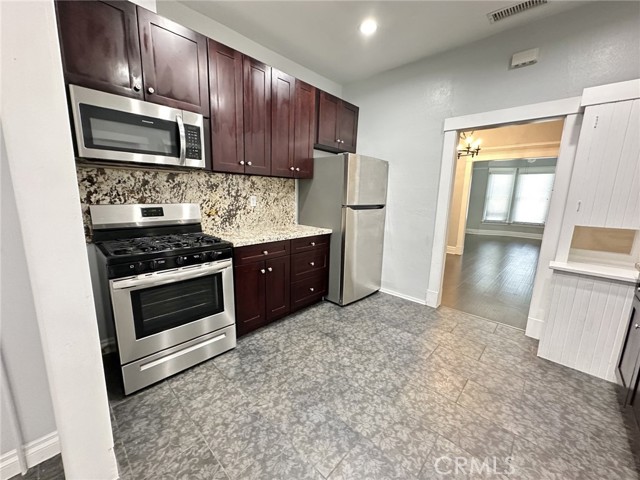 250 SONORA Street, Redlands CA: https://media.crmls.org/medias/18ac0b10-b25b-4d0e-bcb3-601d647b306f.jpg