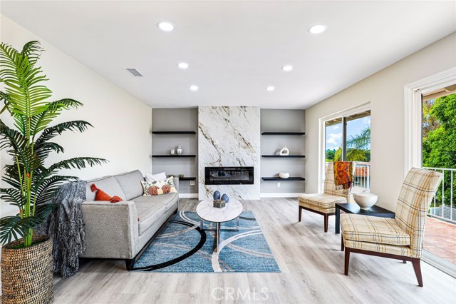 Detail Gallery Image 2 of 15 For 2270 via Puerta #N,  Laguna Woods,  CA 92637 - 2 Beds | 2 Baths