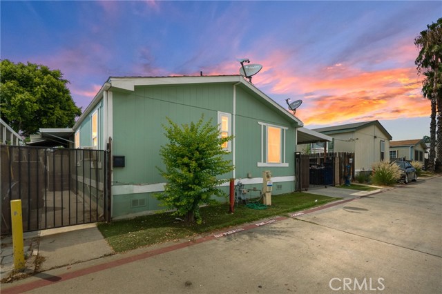 Detail Gallery Image 1 of 20 For 243 N Meridian Ave #191,  San Bernardino,  CA 92410 - 3 Beds | 2 Baths