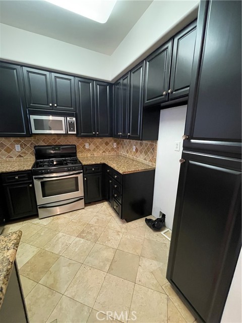 Detail Gallery Image 7 of 50 For 4612 Vista Del Monte Ave #6,  Sherman Oaks,  CA 91403 - 3 Beds | 3 Baths