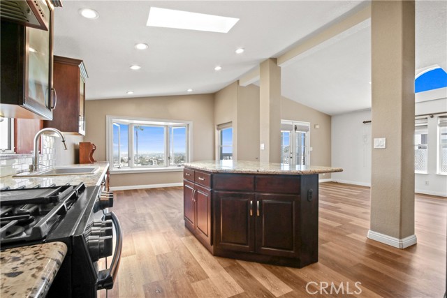 2550 Pacific Coast, Torrance CA: https://media.crmls.org/medias/18ad3022-878c-4673-a55f-42023cdf33eb.jpg