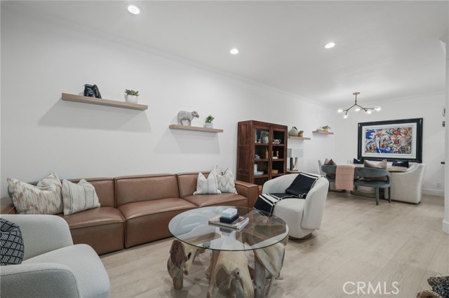 Detail Gallery Image 8 of 37 For 5473 Spanish Oak Ln #G,  Oak Park,  CA 91377 - 2 Beds | 2/1 Baths