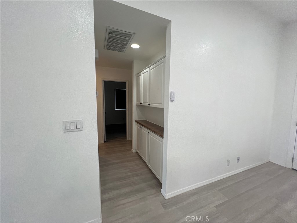 https://media.crmls.org/medias/18ad9e80-1810-45a1-ac9b-eb844be4972a.jpg?preset=X-Large