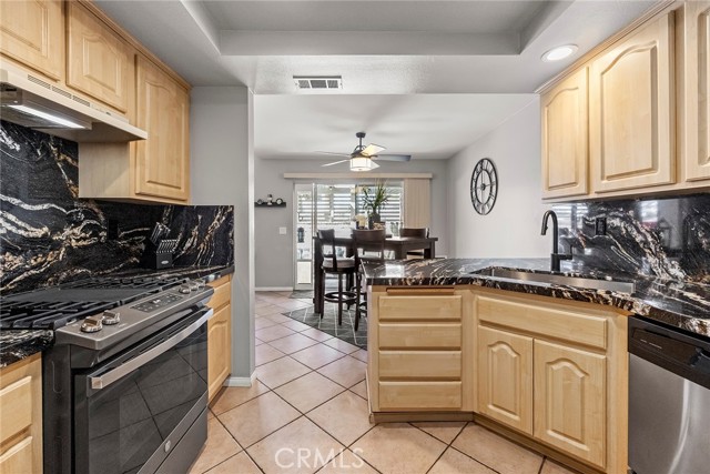 Detail Gallery Image 5 of 23 For 630 W Palm Ave #48,  Orange,  CA 92868 - 2 Beds | 1/1 Baths