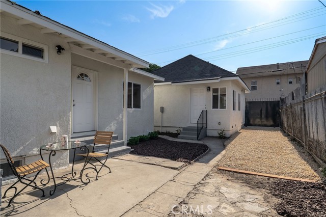 4442 Mettler Street, Los Angeles CA: https://media.crmls.org/medias/18ae6c7e-4af8-4414-b6a4-2299599e2aef.jpg