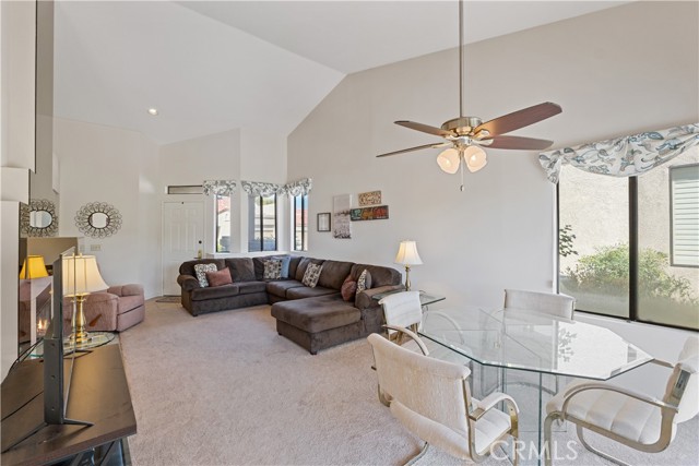41915 Preston Trail, Palm Desert CA: https://media.crmls.org/medias/18ae97f4-1336-4383-afc9-dd708cb82b82.jpg