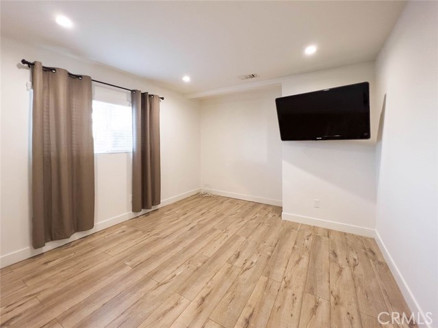 12585 Byron Avenue, Granada Hills CA: https://media.crmls.org/medias/18af4e6a-39ef-4061-bfa1-455737bac624.jpg