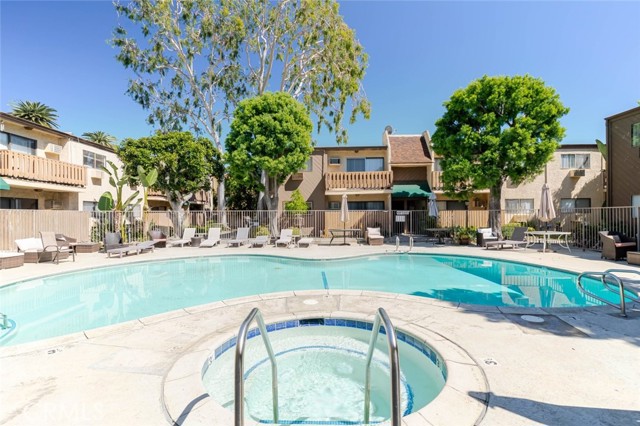 Detail Gallery Image 22 of 22 For 17900 Sherman Way #320,  Reseda,  CA 91335 - 1 Beds | 1 Baths