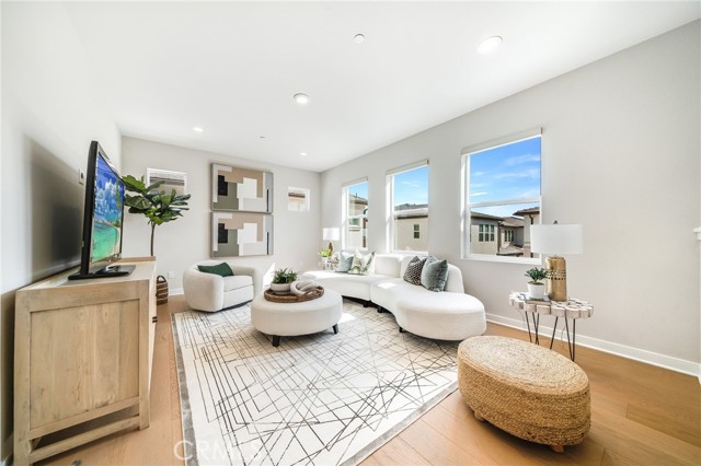 Detail Gallery Image 17 of 58 For 301 Brackens, Lake Forest,  CA 92630 - 4 Beds | 4 Baths