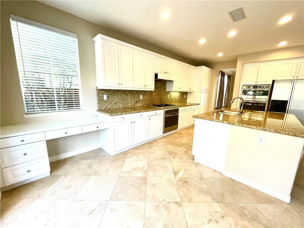 MLS #OC25216386 image #5