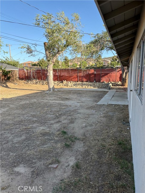 38810 Foxholm Drive, Palmdale CA: https://media.crmls.org/medias/18b179a5-5794-47bd-9b72-a50bd381ce48.jpg