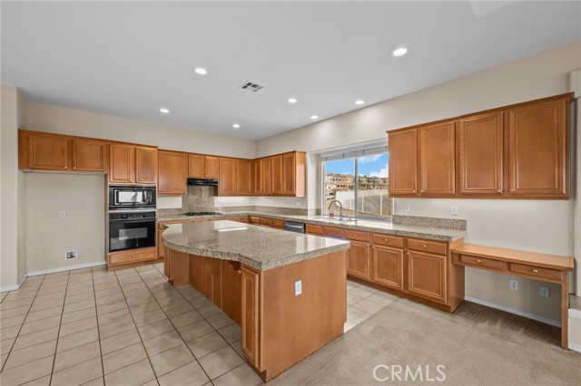 Detail Gallery Image 18 of 54 For 101 via De La Valle, Lake Elsinore,  CA 92532 - 4 Beds | 2/1 Baths