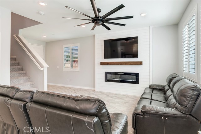 Detail Gallery Image 12 of 30 For 4989 River Ash Way, Fontana,  CA 92336 - 3 Beds | 2/1 Baths