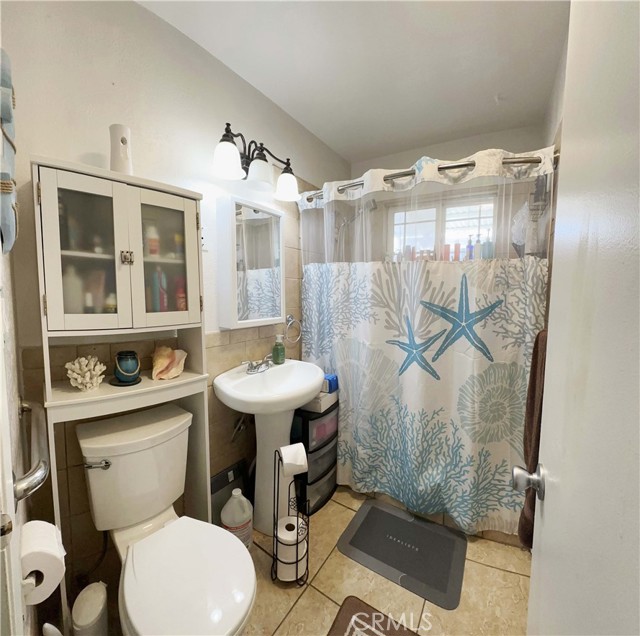 Detail Gallery Image 13 of 23 For 1387 Cherry Ave, Simi Valley,  CA 93065 - 4 Beds | 2 Baths