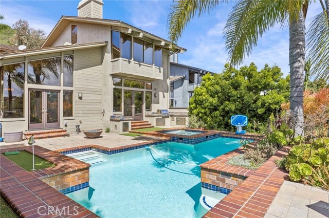 4 Woodhaven, Laguna Niguel CA: https://media.crmls.org/medias/18b5703e-0d83-40a2-be83-4ed739914a70.jpg