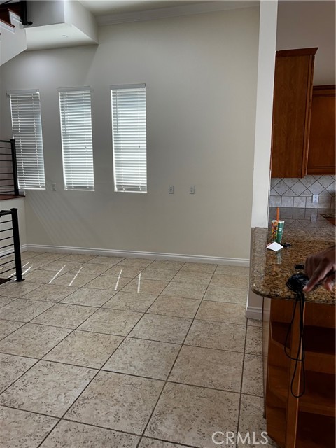 Detail Gallery Image 26 of 38 For 5241 Colodny Dr #201,  Agoura Hills,  CA 91301 - 3 Beds | 2/1 Baths