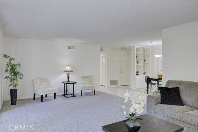 Detail Gallery Image 10 of 27 For 5533 via La Mesa #B,  Laguna Woods,  CA 92637 - 2 Beds | 2 Baths