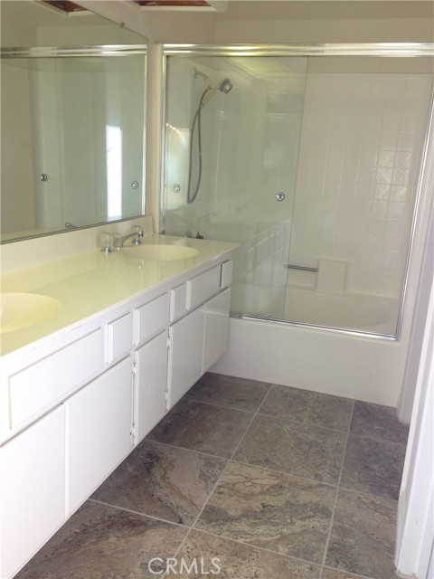 Detail Gallery Image 18 of 24 For 10482 Sagecrest Dr, Moreno Valley,  CA 92557 - 4 Beds | 2/1 Baths