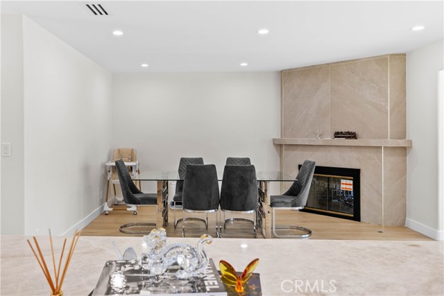 6832 Cantaloupe Avenue, Van Nuys CA: https://media.crmls.org/medias/18b6e2dd-e12c-4363-86c1-b40641ed3b8b.jpg