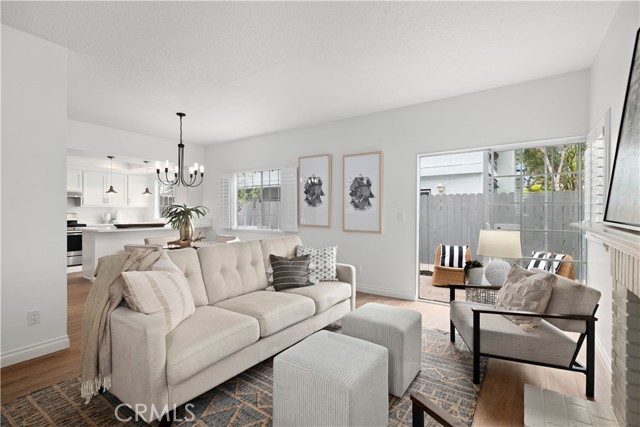 Detail Gallery Image 1 of 14 For 2603 Elden Ave a,  Costa Mesa,  CA 92627 - 3 Beds | 2/1 Baths