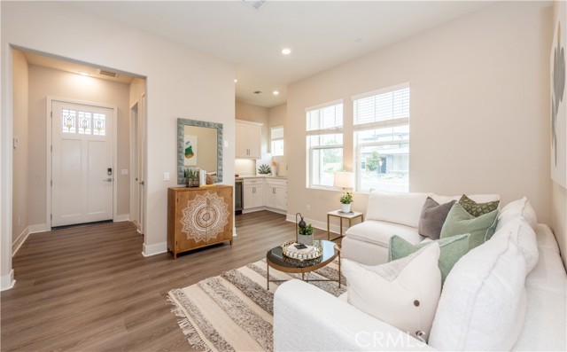 54 Sagan Way, Irvine CA: https://media.crmls.org/medias/18b806f5-c8b6-4a30-a69d-44f5441488b7.jpg