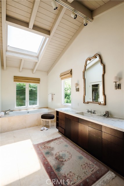 600 29th Street, Manhattan Beach, California 90266, 2 Bedrooms Bedrooms, ,2 BathroomsBathrooms,Residential,Sold,29th,SB21252826