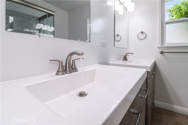 21032 Cantara Street, Canoga Park CA: https://media.crmls.org/medias/18b906d0-1974-47af-bd09-bdcd18ed1343.jpg