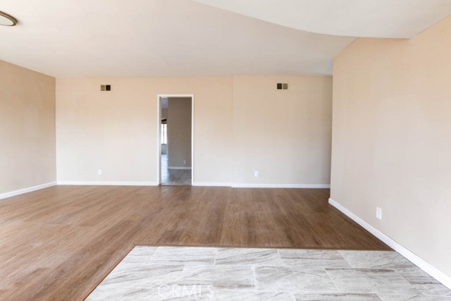 Detail Gallery Image 2 of 9 For 3711 W 110th, Inglewood,  CA 90303 - 2 Beds | 2 Baths