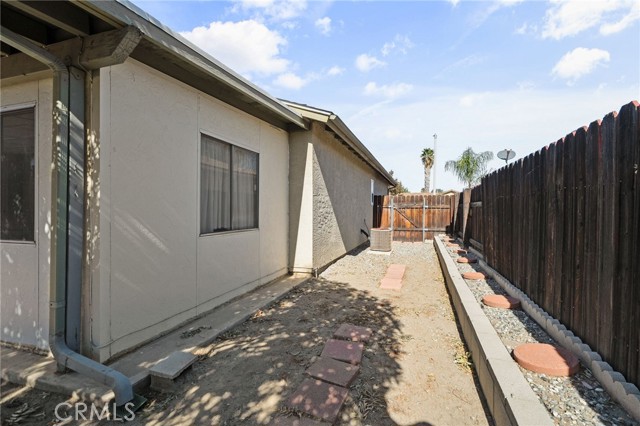 Detail Gallery Image 21 of 24 For 1965 W Oakland Ave, Hemet,  CA 92545 - 2 Beds | 2 Baths